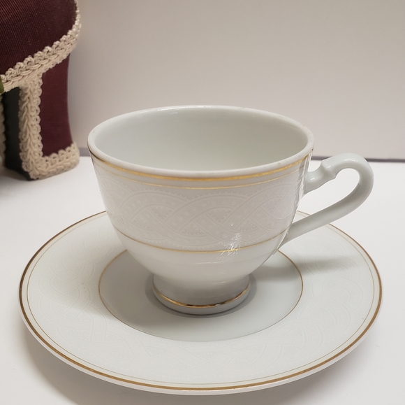 Laura Biagiotti Merletti Dotted Lace Gold Rim Espresso Cup & Saucer High End - Picture 9 of 12